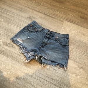 Cute Levi jean shorts 👖👖